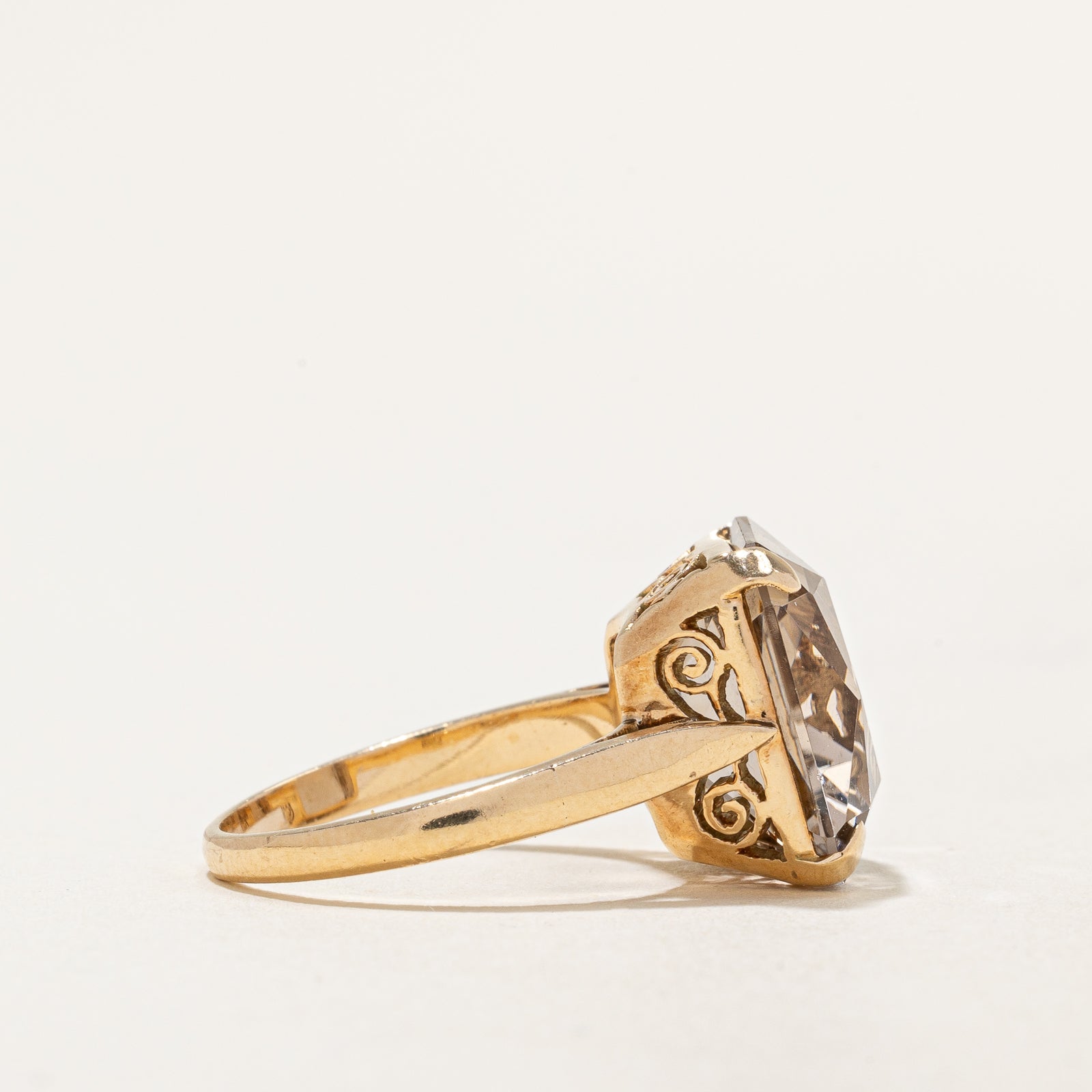 Quartz Cocktail Ring | 10.00ct | SZ 6.75 |