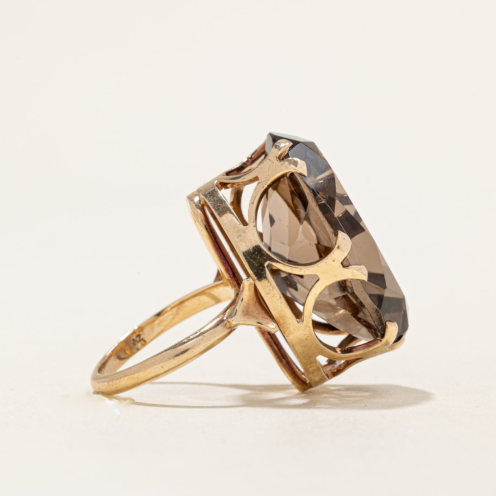 1974 London Smokey Quartz Cocktail Ring | 25.00ct | SZ 5.75 |