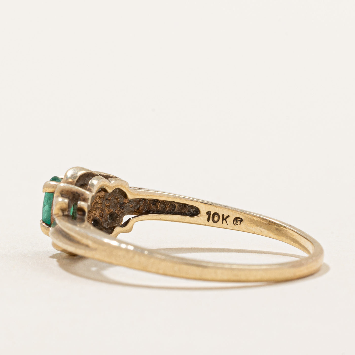 Emerald & Diamond Ring | 0.16ct, 0.01ctw | SZ 7.75 |