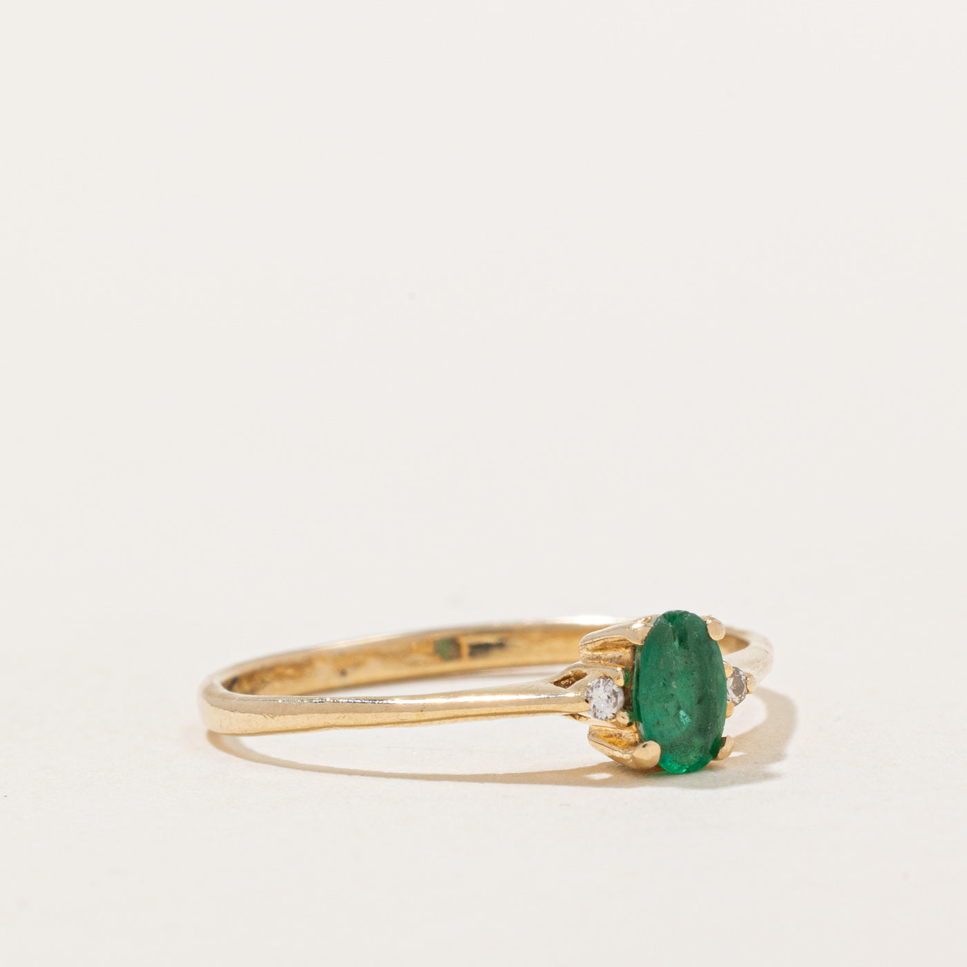 Emerald & Diamond Ring | 0.14ct, 0.01ctw | SZ 6 |