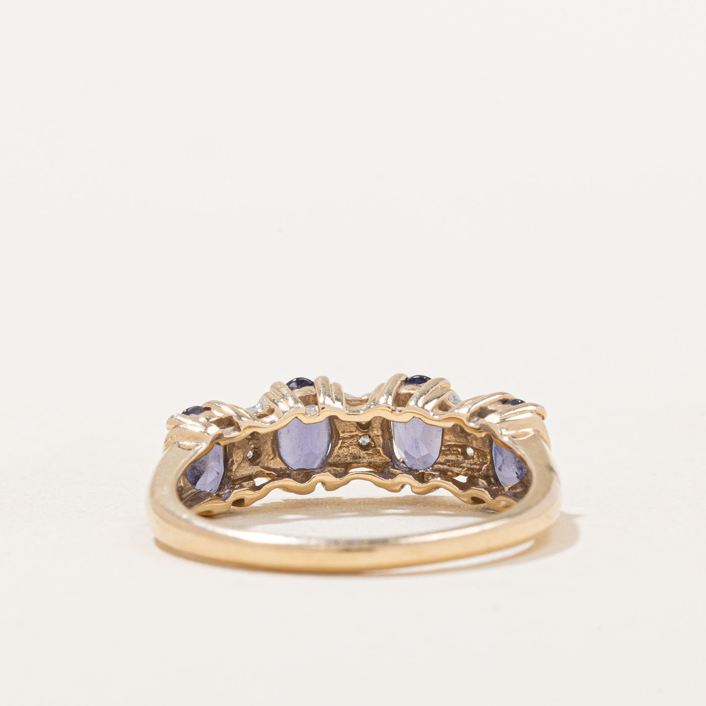Bague en améthyste et diamants | 0,70 ct, 0,04 ct | Taille 5,75 | 
