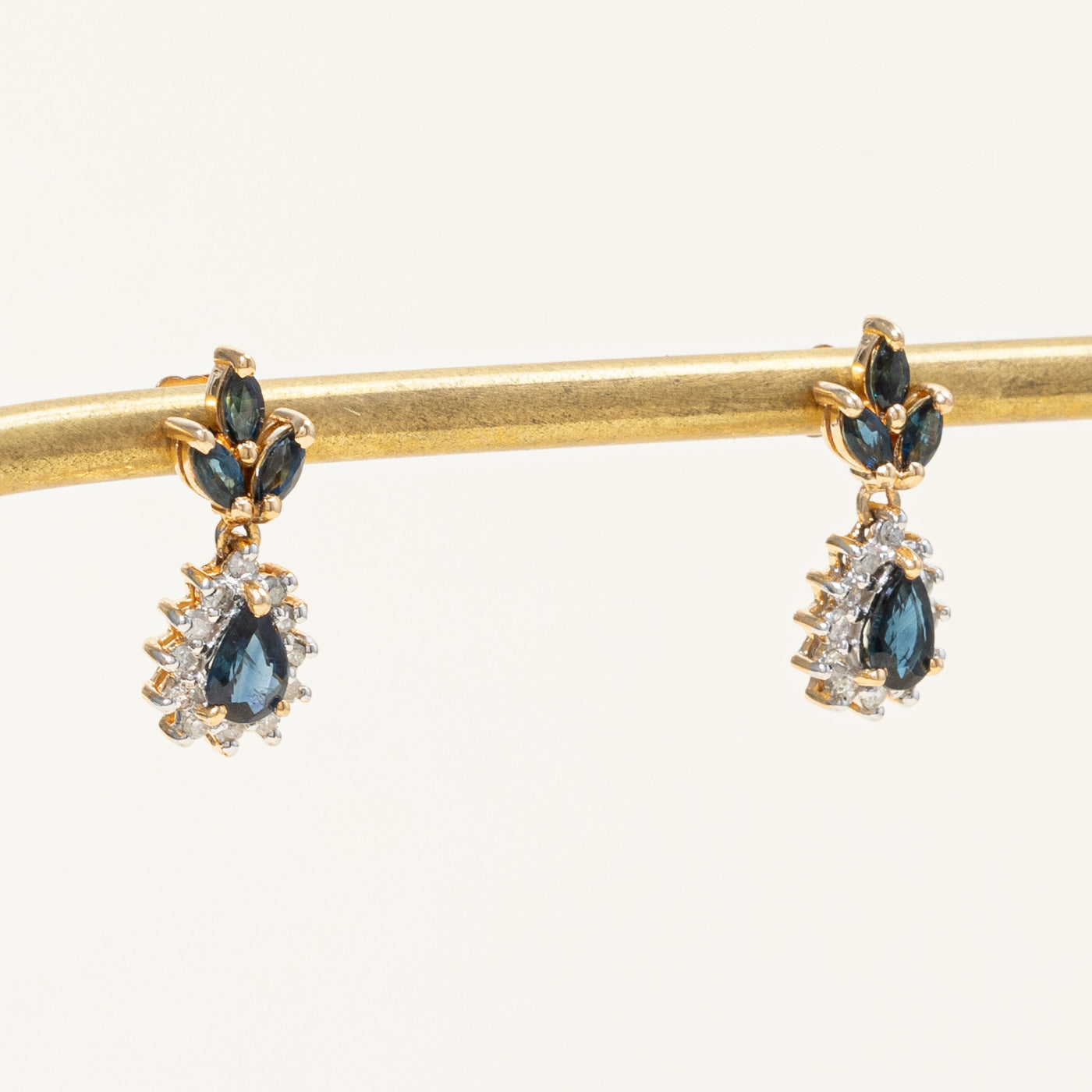 Boucles d'oreilles saphir et diamants | 1,20 ct, 0,24 ct | 