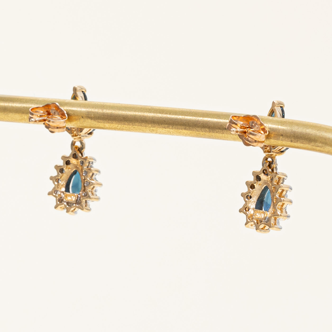 Boucles d'oreilles saphir et diamants | 1,20 ct, 0,24 ct | 