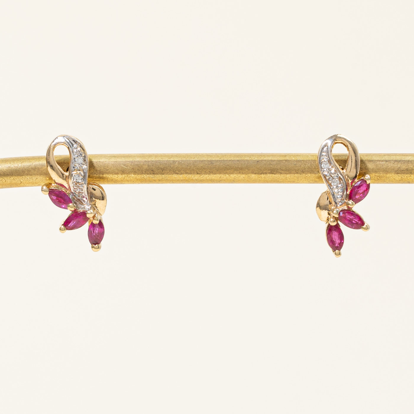 Boucles d'oreilles rubis et diamants | 0,48 ct, 0,02 ct | 