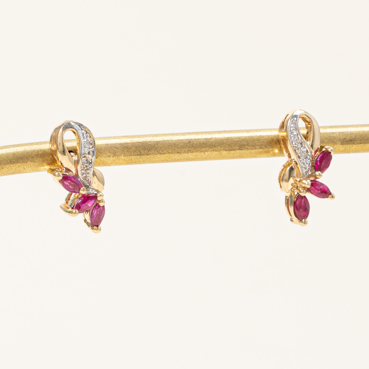 Boucles d'oreilles rubis et diamants | 0,48 ct, 0,02 ct | 