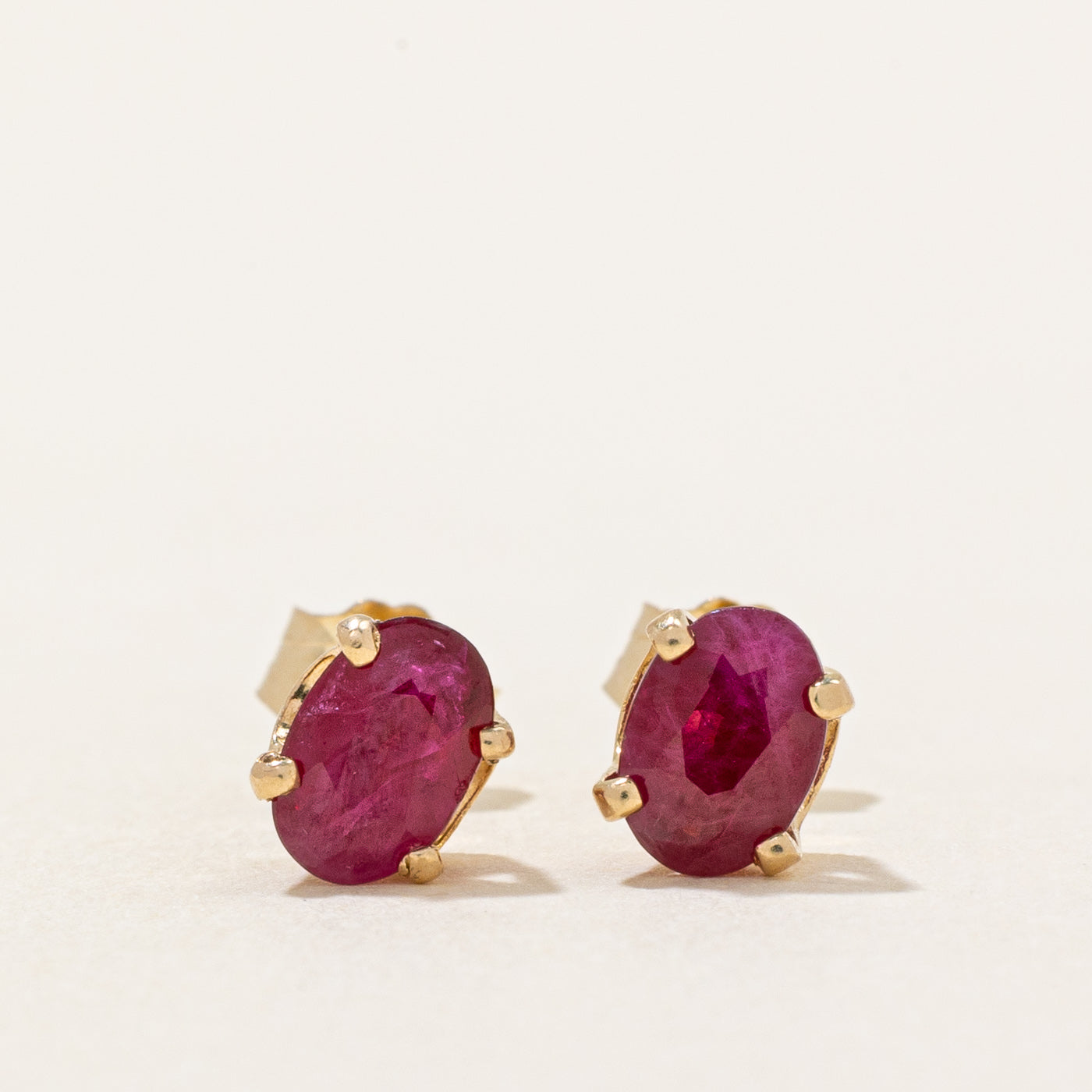 Boucles d'oreilles puces en rubis | 1,00 ct | 