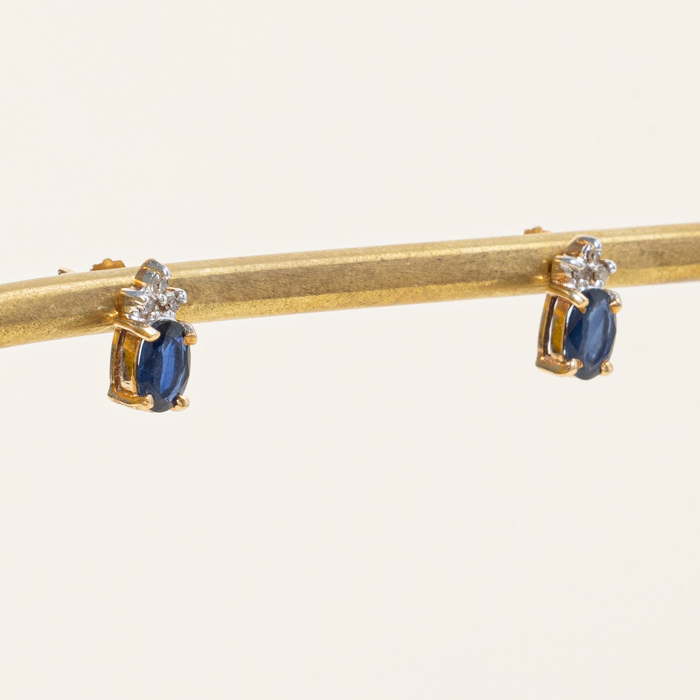 Sapphire & Diamond Earrings | 1.00ctw, 0.03ctw |