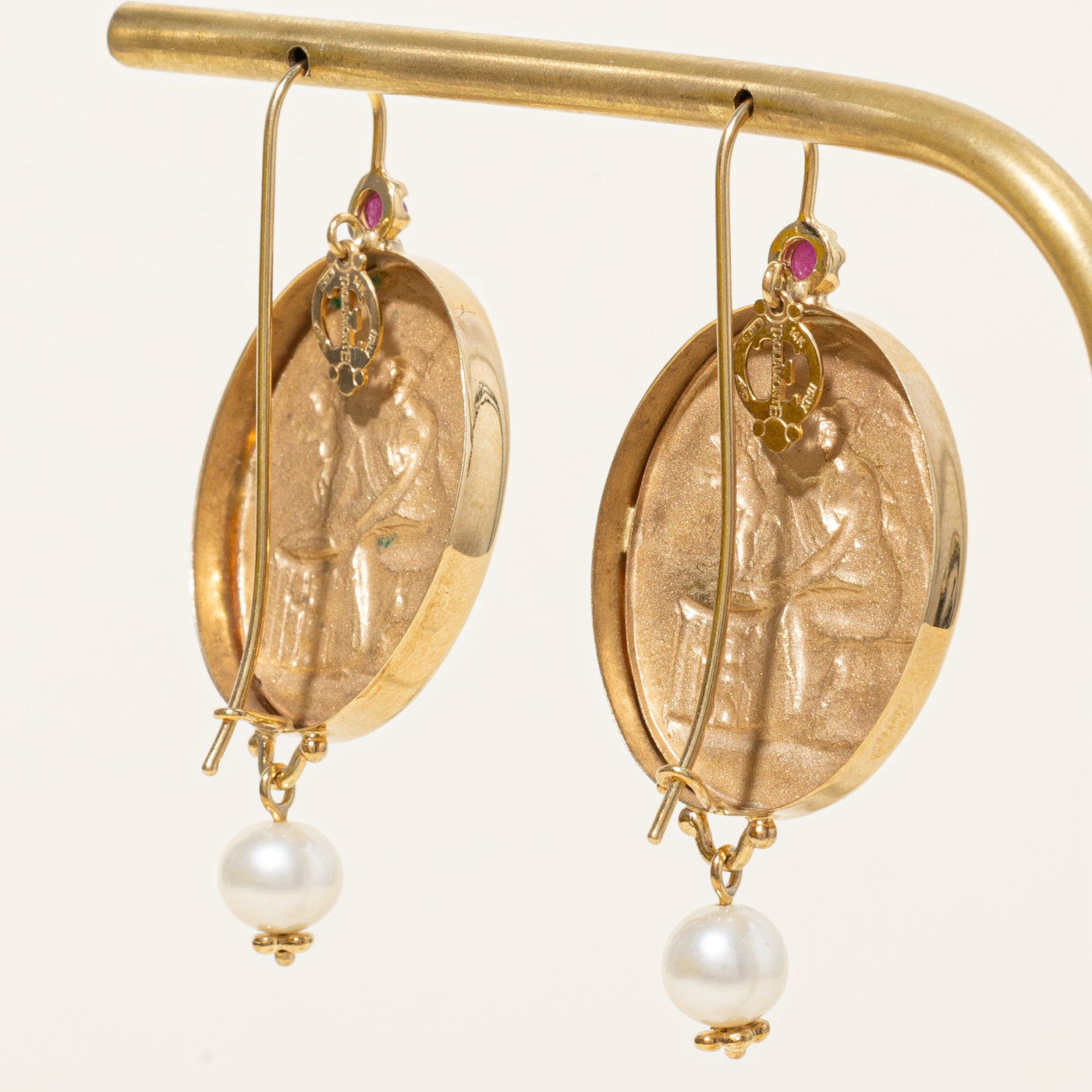 Boucles d'oreilles pendantes en perles de culture et rubis | 3,80 ct, 0,30 ct | 