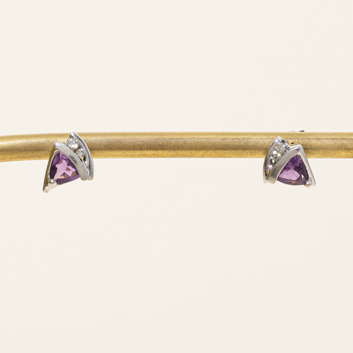 Boucles d'oreilles en améthyste et diamants | 0,60 ct, 0,06 ct | 