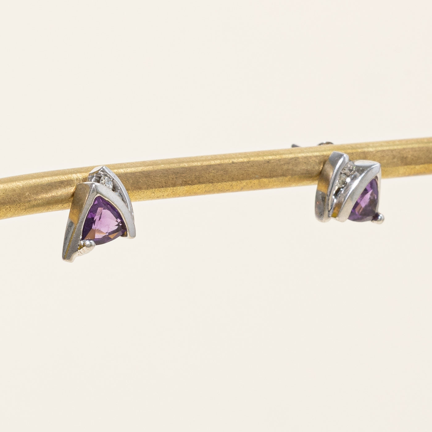 Boucles d'oreilles en améthyste et diamants | 0,60 ct, 0,06 ct | 