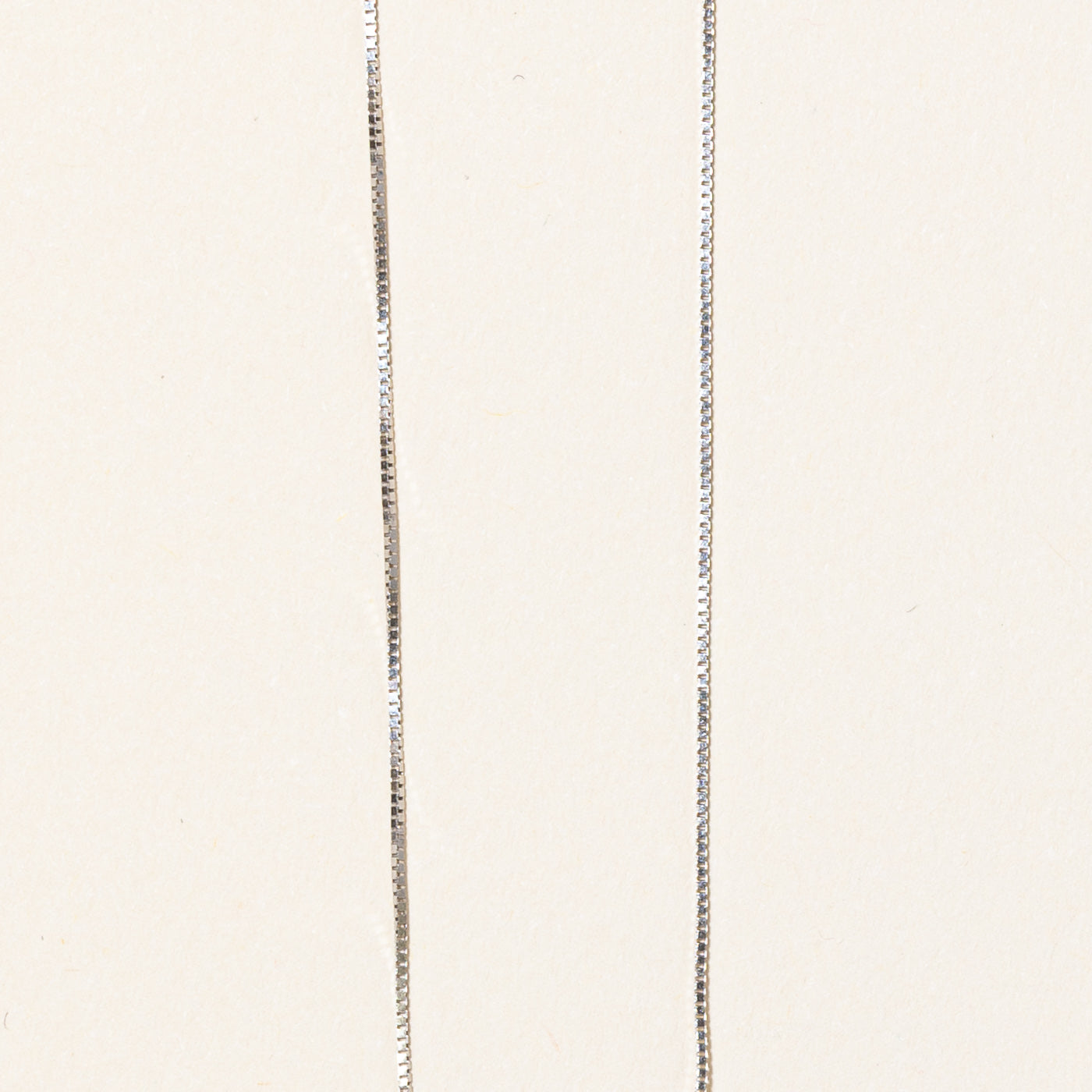 Collier pendentif diamant bleu et blanc | 0,12 ct, 0,12 ct | 45,7 cm | 