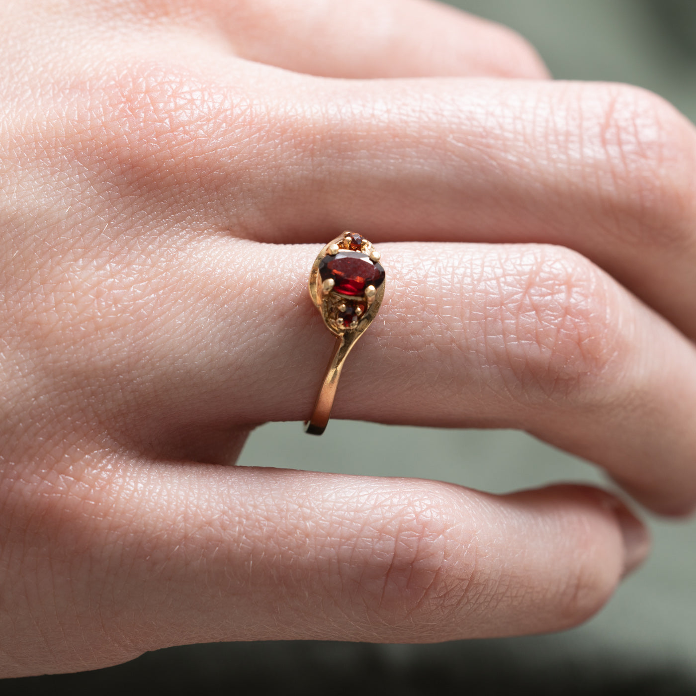 Oval Cut Garnet Tapered Ring | 0.36ctw | SZ 6.5