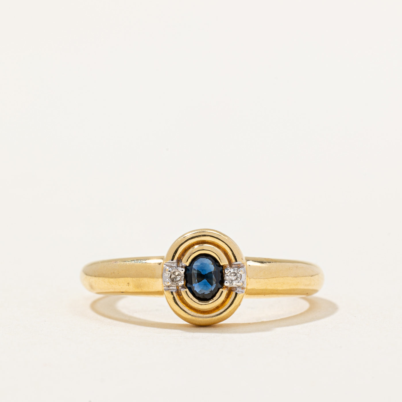 Bague saphir et diamants | 0,13 ct, 0,02 ct au total | Taille 6,5 | 