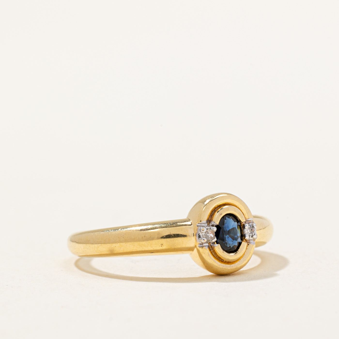 Bague saphir et diamants | 0,13 ct, 0,02 ct au total | Taille 6,5 | 