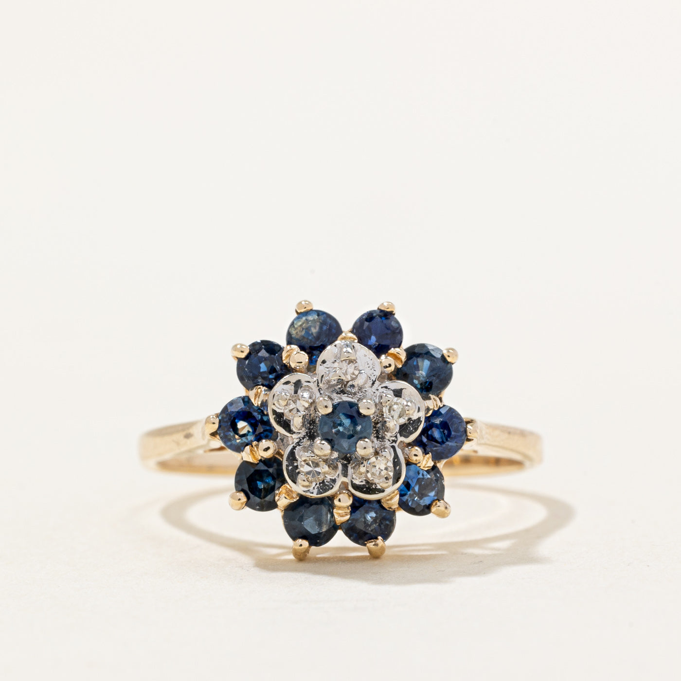 Bague cocktail saphir et diamants | 0,66 ct, 0,03 ct | Taille 7,5 | 