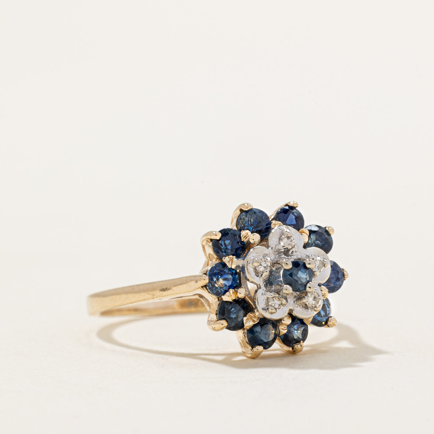 Bague cocktail saphir et diamants | 0,66 ct, 0,03 ct | Taille 7,5 | 