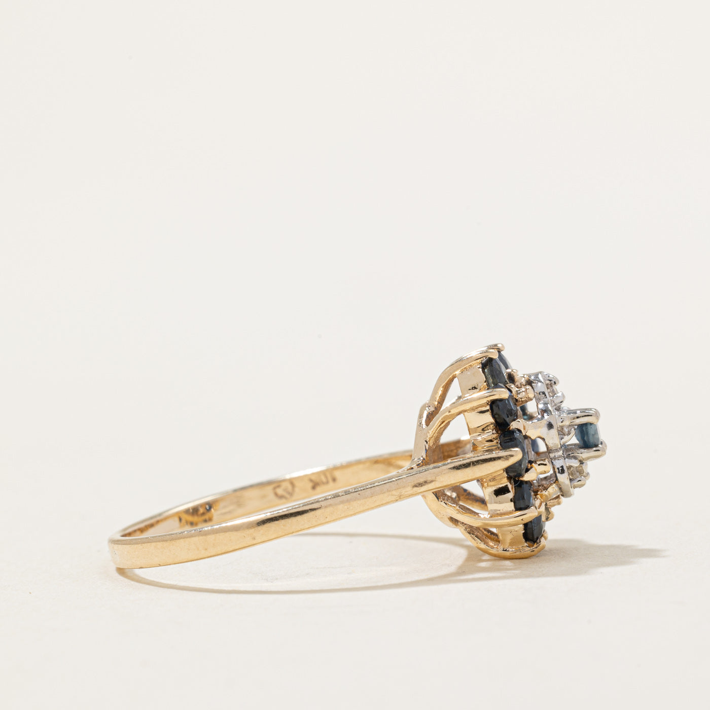 Bague cocktail saphir et diamants | 0,66 ct, 0,03 ct | Taille 7,5 | 