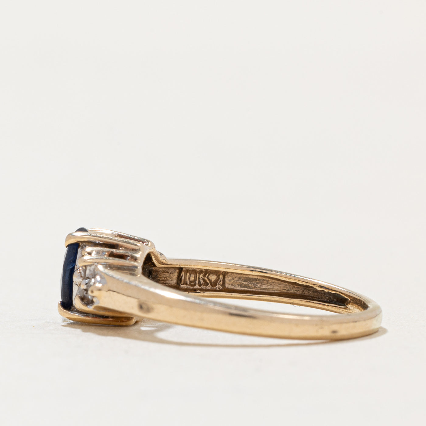 Bague cocktail saphir et diamants | 0,35 ct, 0,06 ct au total | Taille 4 | 