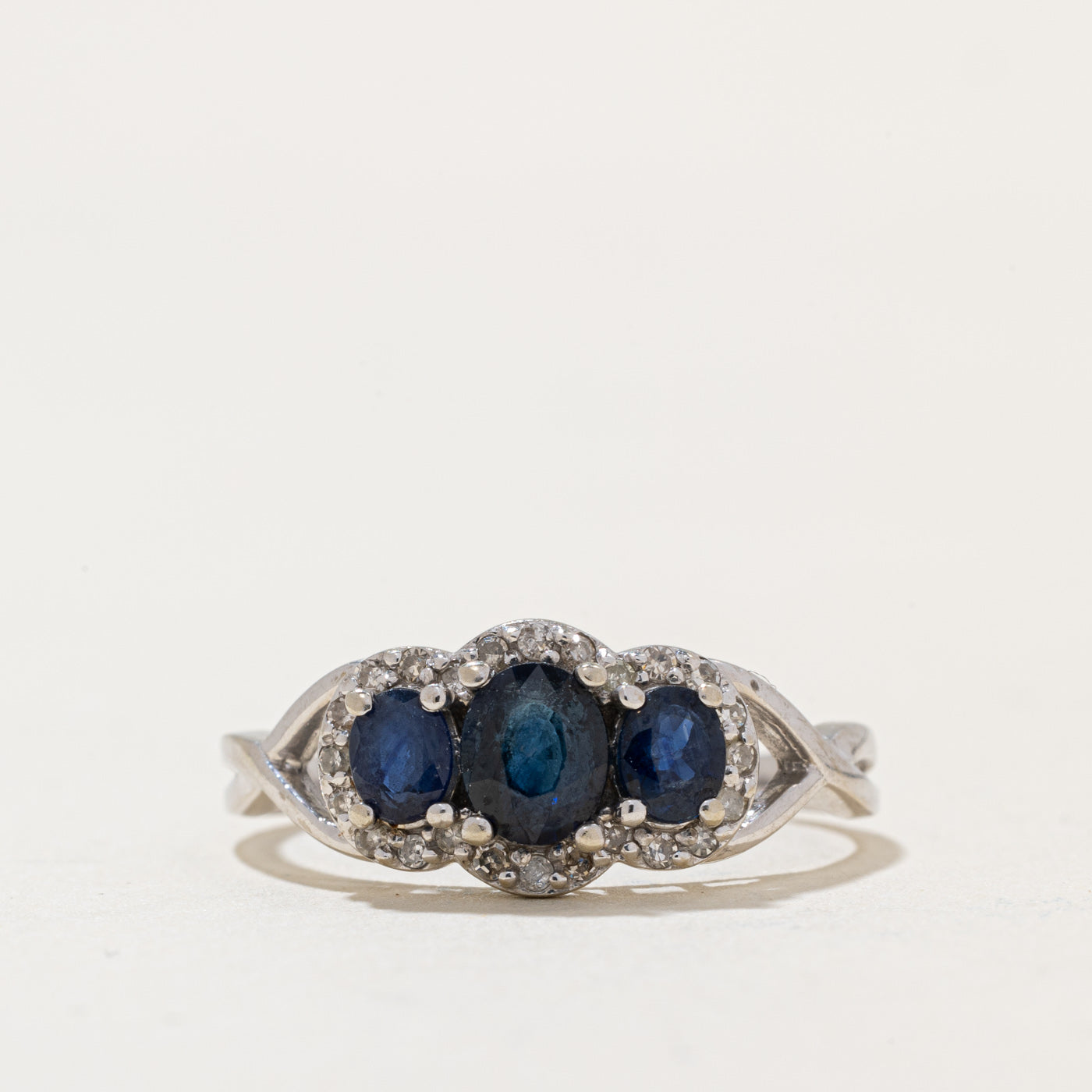 Bague saphir et diamants | 0,70 ct, 0,07 ct | Taille 6,5 | 