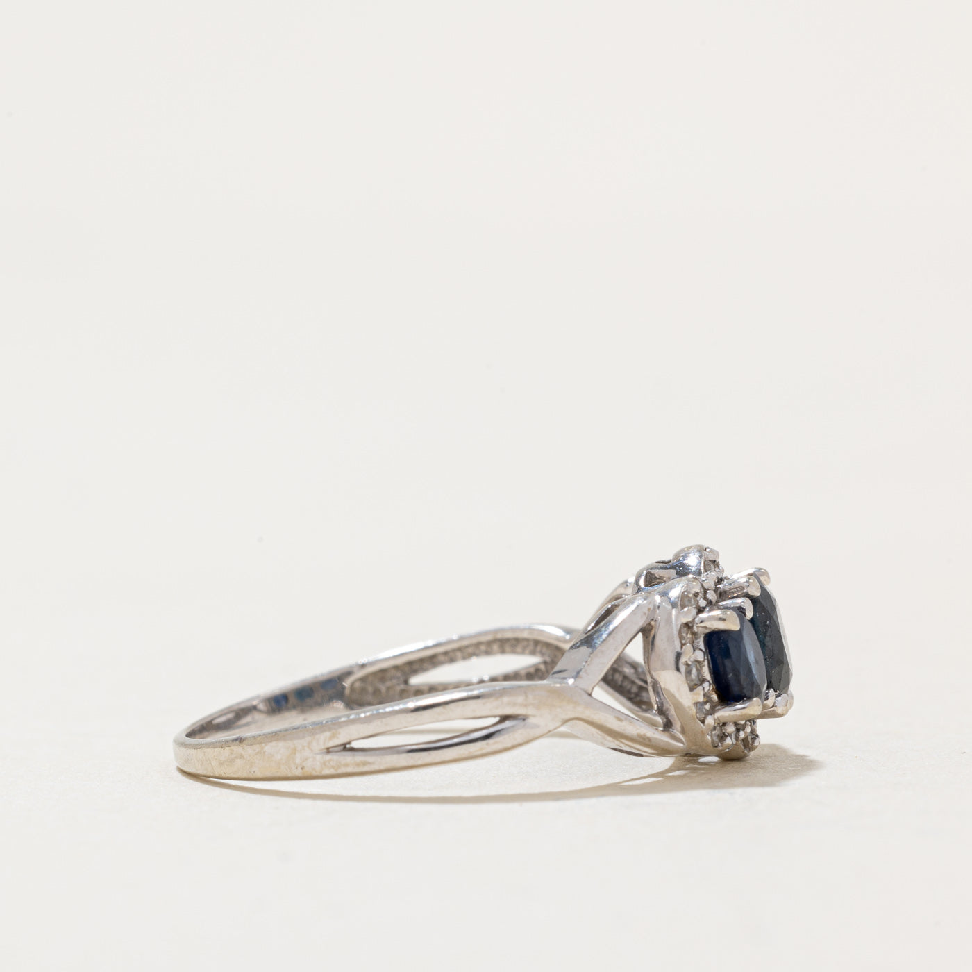 Bague saphir et diamants | 0,70 ct, 0,07 ct | Taille 6,5 | 