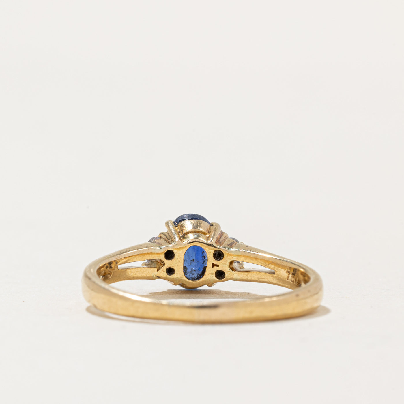 Bague cocktail saphir et diamants | 0,66 ct, 0,04 ct au total | Taille 6 | 