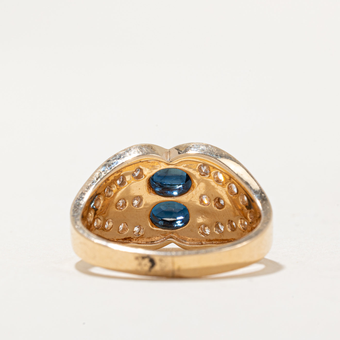 Bague cocktail saphir et diamants | 0,40 ct, 0,24 ct | Taille 5,25 | 