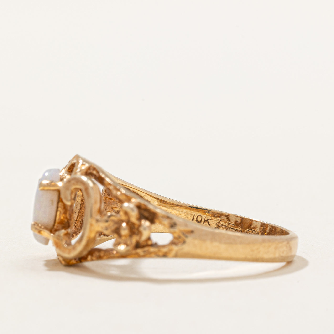Vintage Canadian Opal Cocktail Ring | 0.36ct | SZ 5.5 |