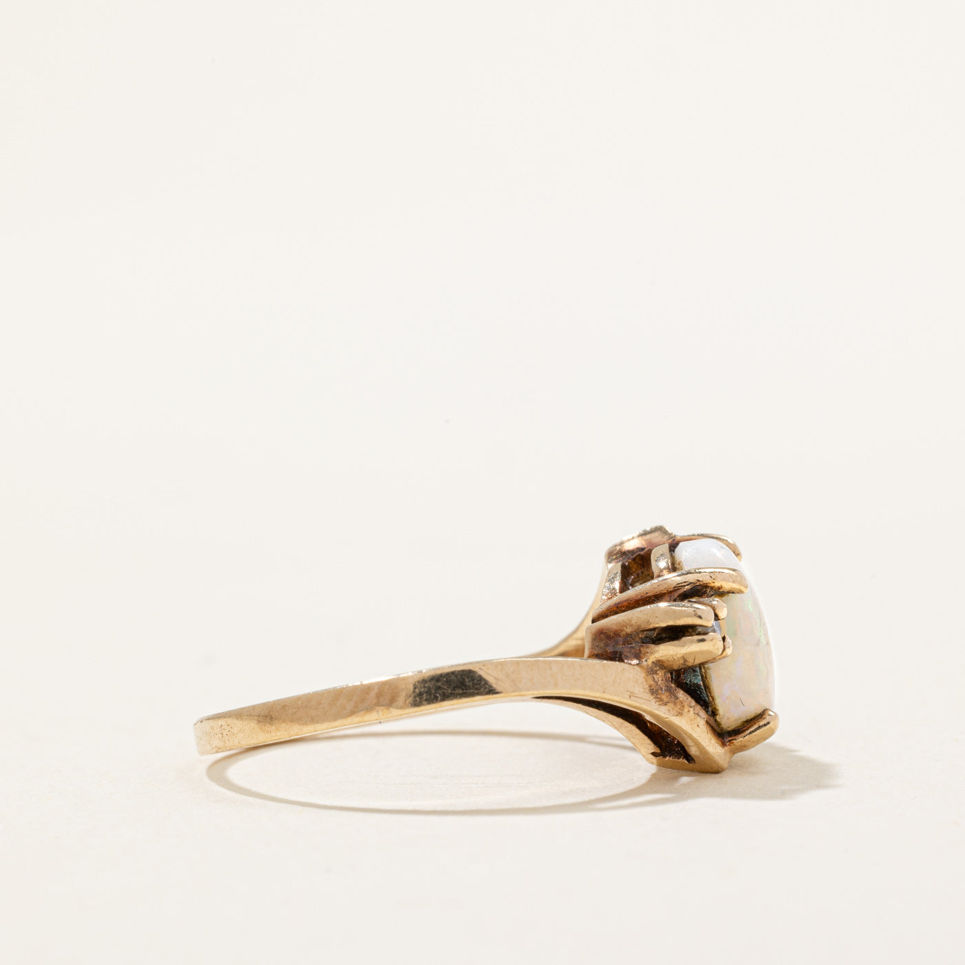 Bague cocktail en opale et saphir blanc | 1,00 ct, 0,01 ct au total | Taille 6,75 | 