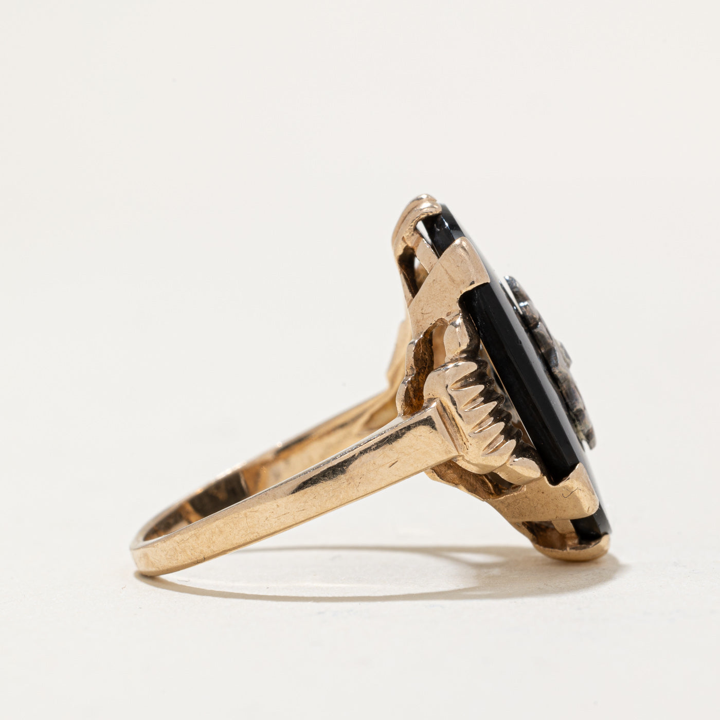 Onyx & Diamond Ring | 4.00ct, 0.05ct | SZ 8 |
