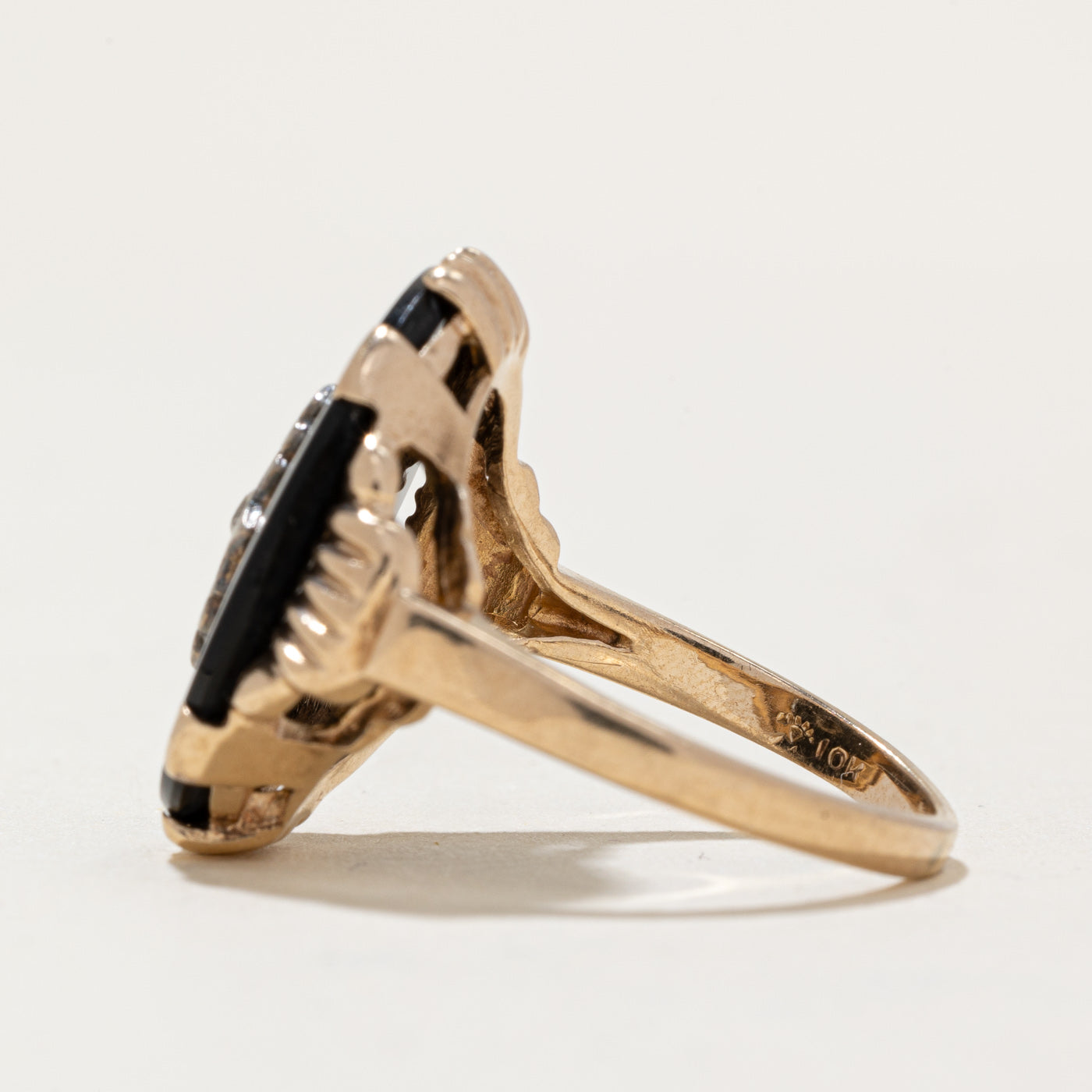 Onyx & Diamond Ring | 4.00ct, 0.05ct | SZ 8 |