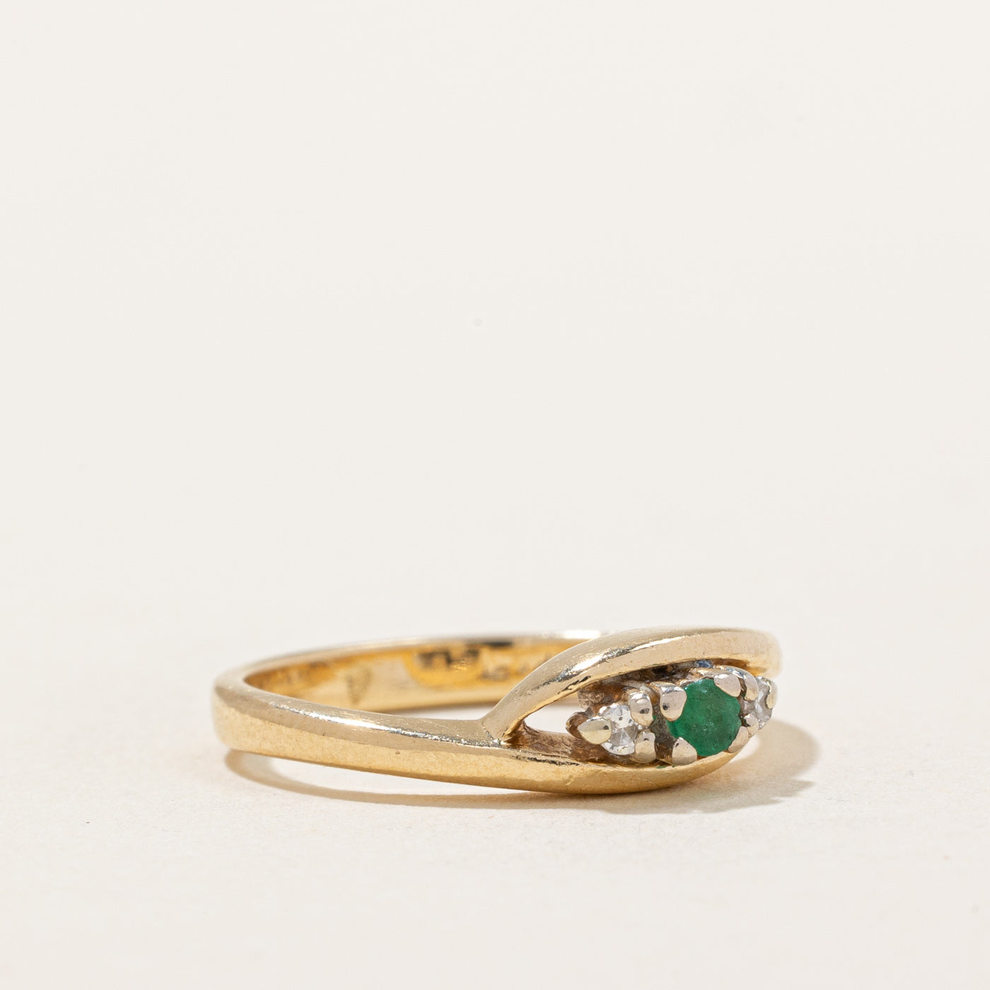 Emerald & Diamond Ring | 0.03ct, 0.01ctw | SZ 4.25 |