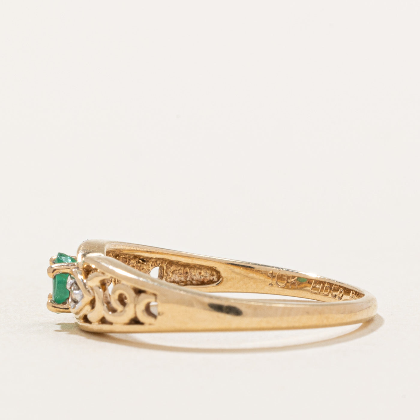 Emerald & Diamond Lattice Ring | 0.13ct, 0.01ctw | SZ 6.75 |