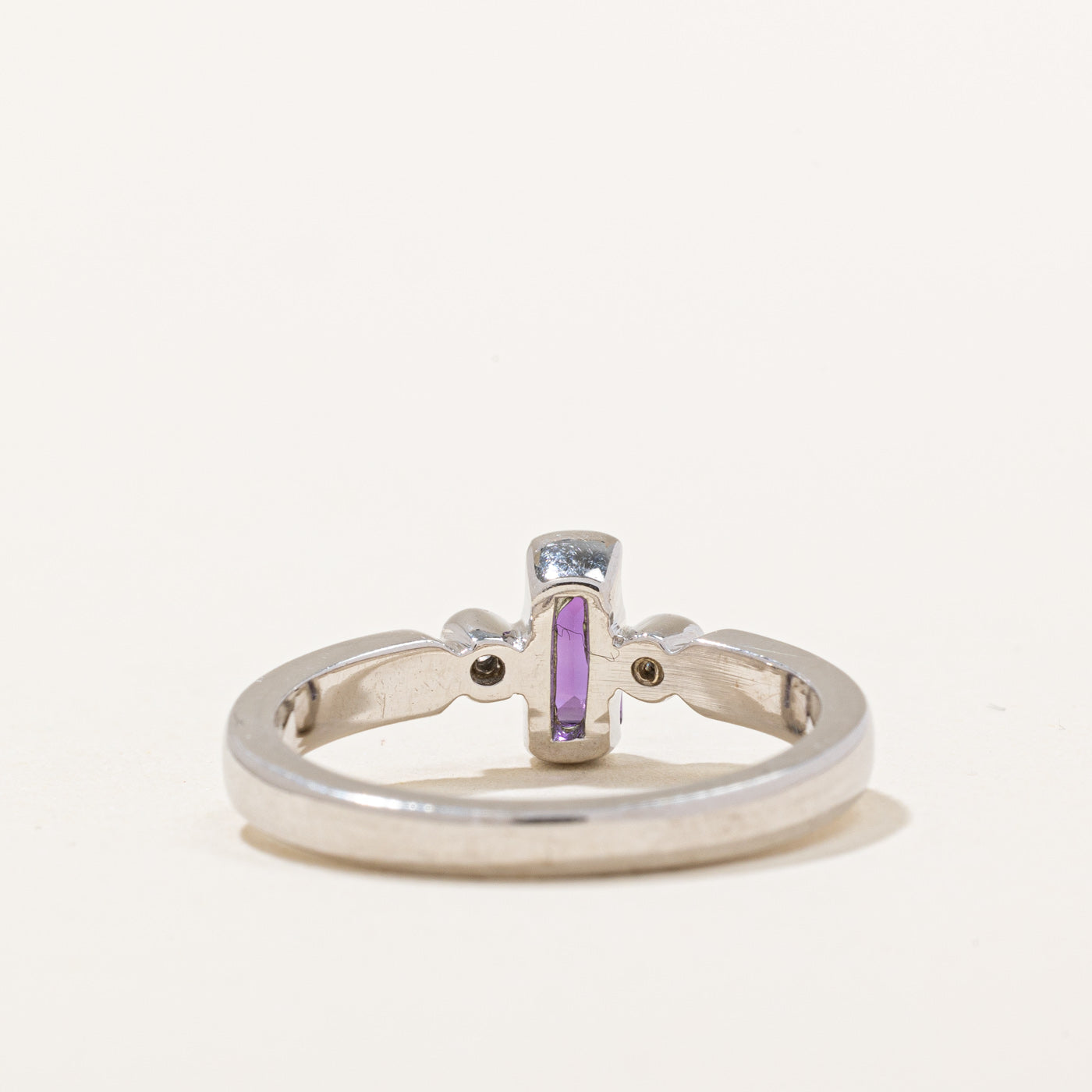 Bague en améthyste et diamants | 0,25 ct, 0,04 ct au total | Taille 6,25 | 
