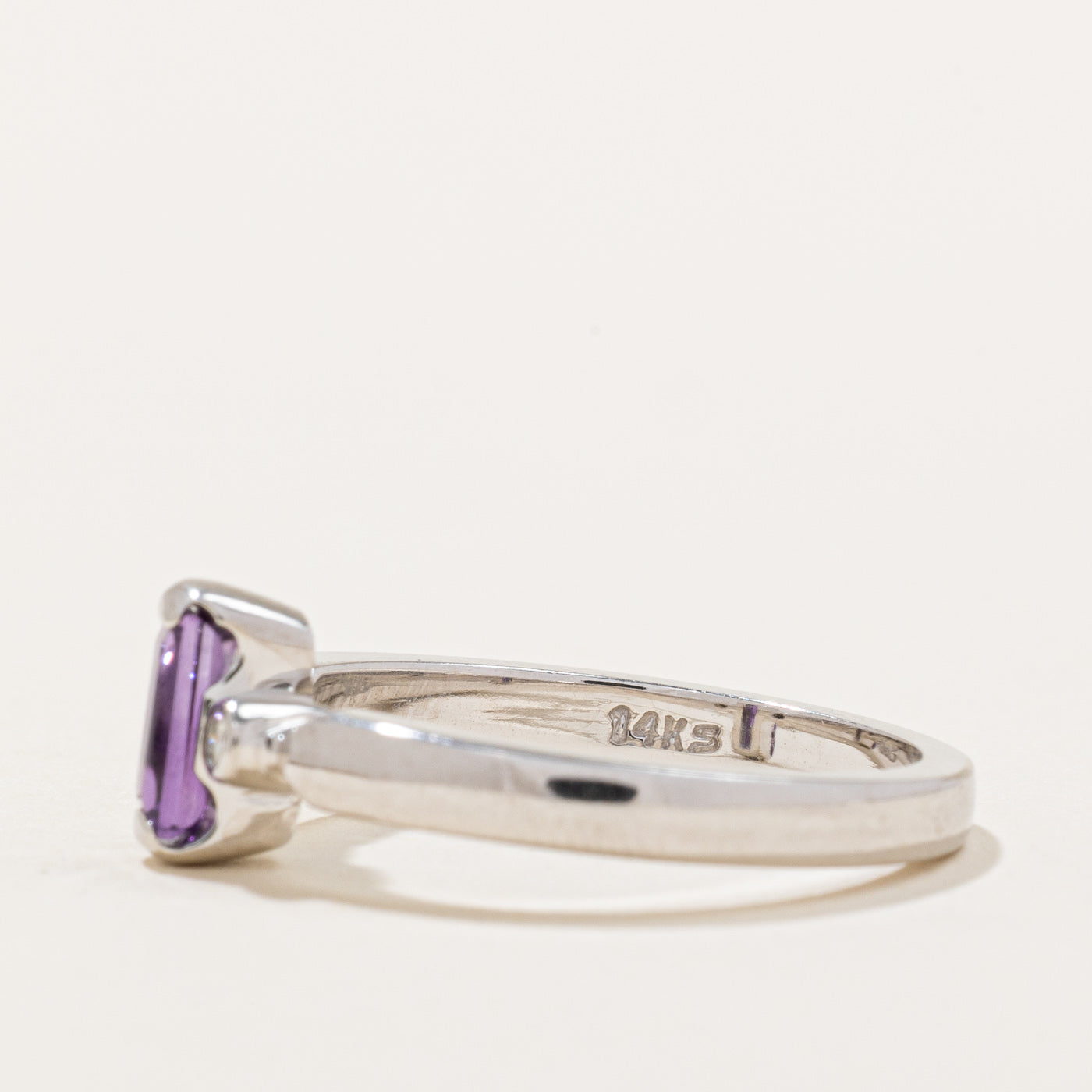 Bague en améthyste et diamants | 0,25 ct, 0,04 ct au total | Taille 6,25 | 
