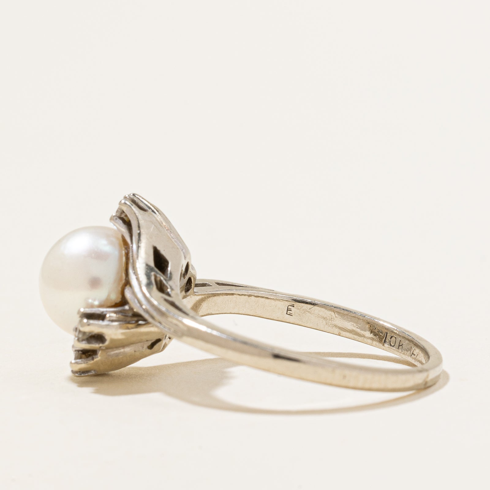 Bague en perle de culture et diamants | 3,00 ct, 0,12 ct au total | Taille 6,5 |