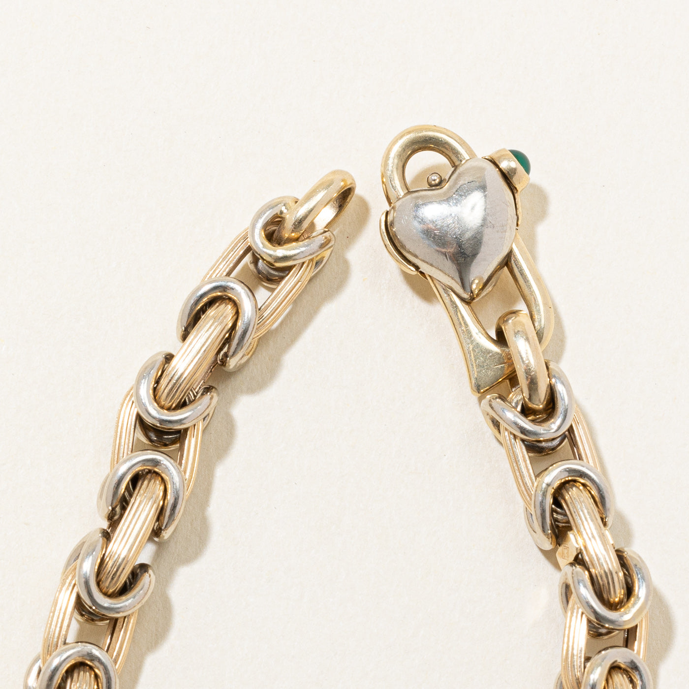 Bracelet à maillons byzantins avec fermoir en forme de cœur en jadéite | 0,04 ct | 7,5 po | 
