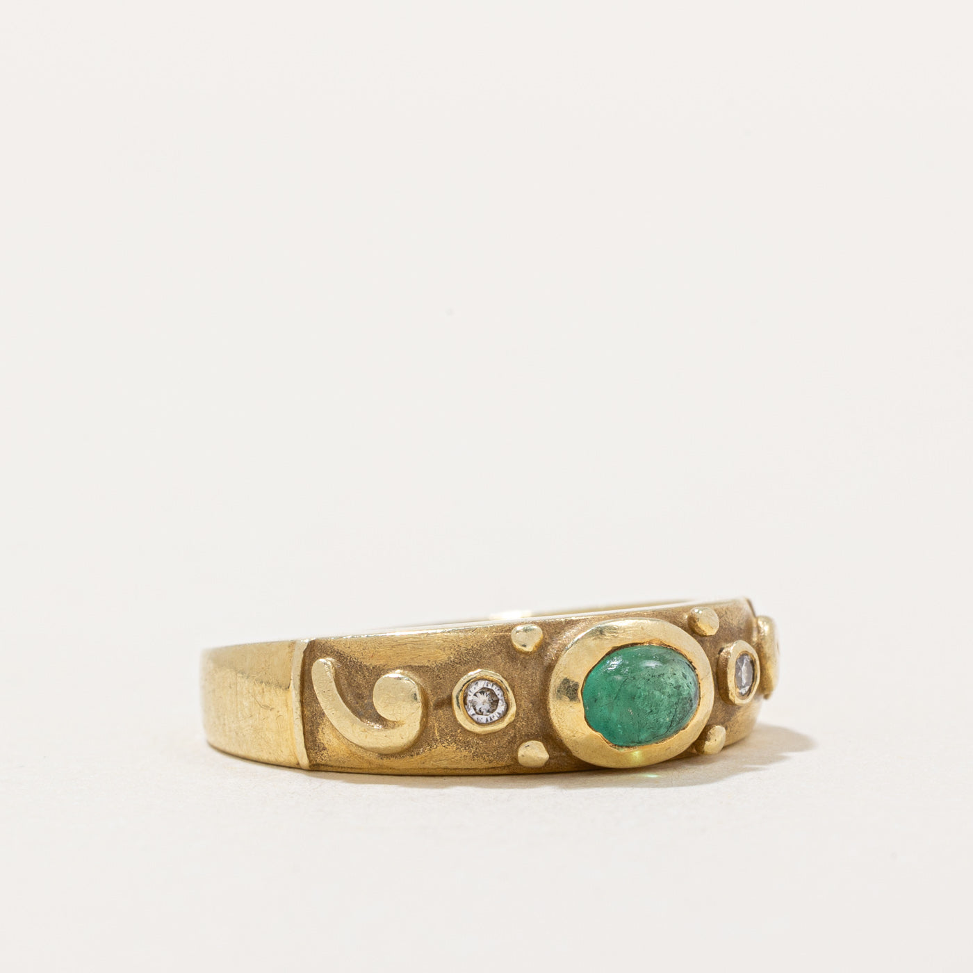 Emerald & Diamond Cocktail Ring | 0.33ct, 0.024ctw | SZ 6 |