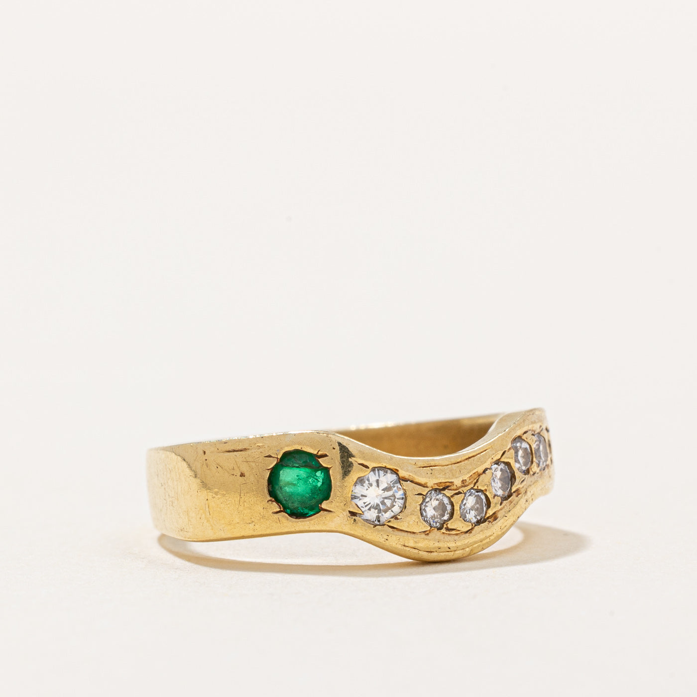 Diamond & Emerald Wave Ring | 0.16ctw, 0.07ct | SZ 6 |