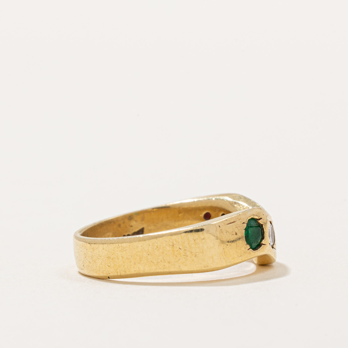 Diamond & Emerald Wave Ring | 0.16ctw, 0.07ct | SZ 6 |