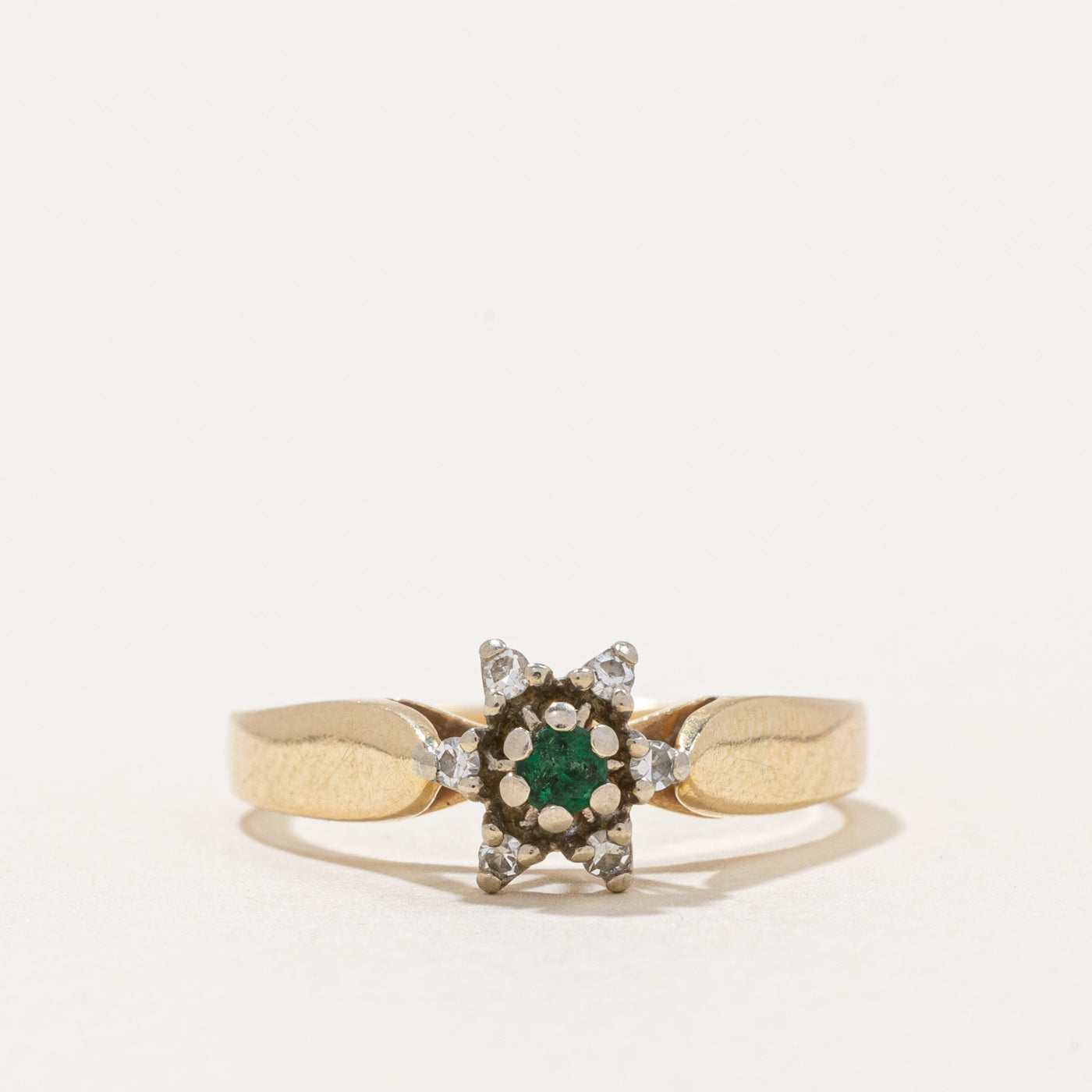 Diamond & Emerald Ring | 0.05ctw, 0.015ct | SZ 5.25 |