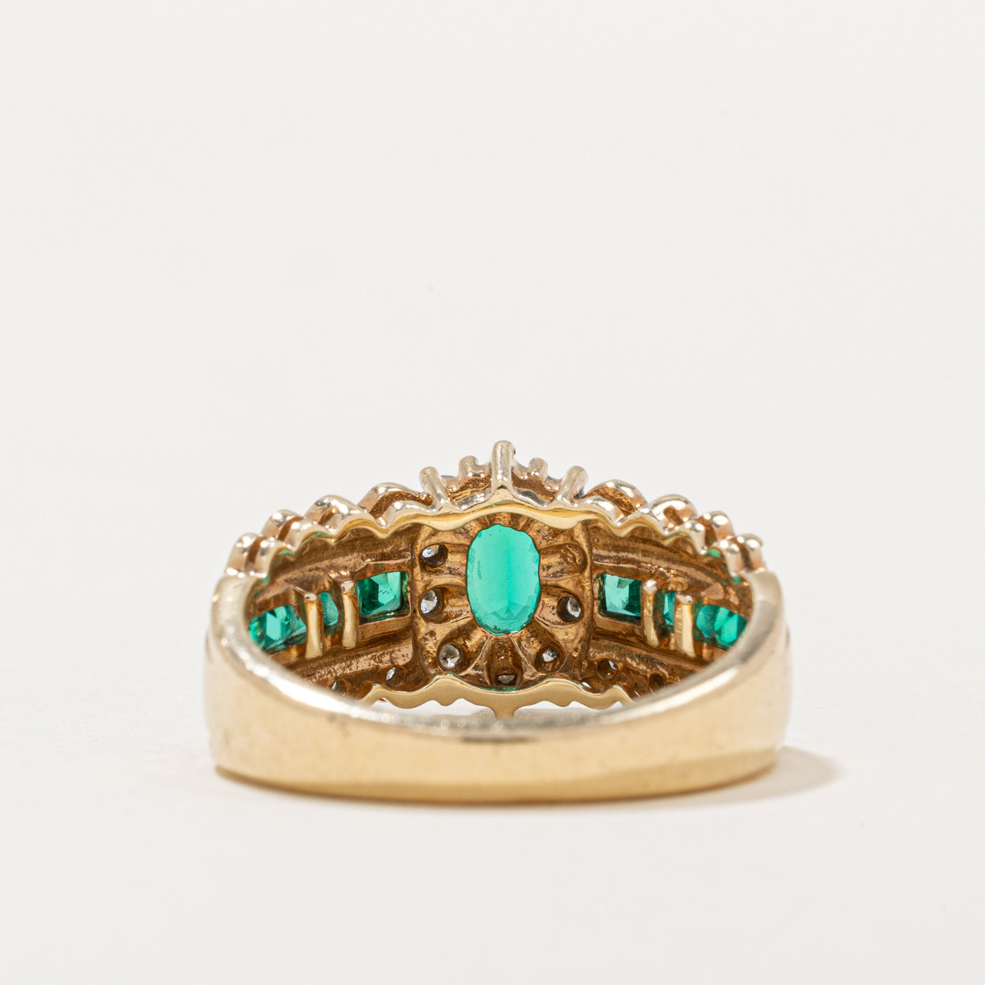 Bague en émeraude synthétique et diamants | 0,50 ct, 0,15 ct | Taille 6,75 | 