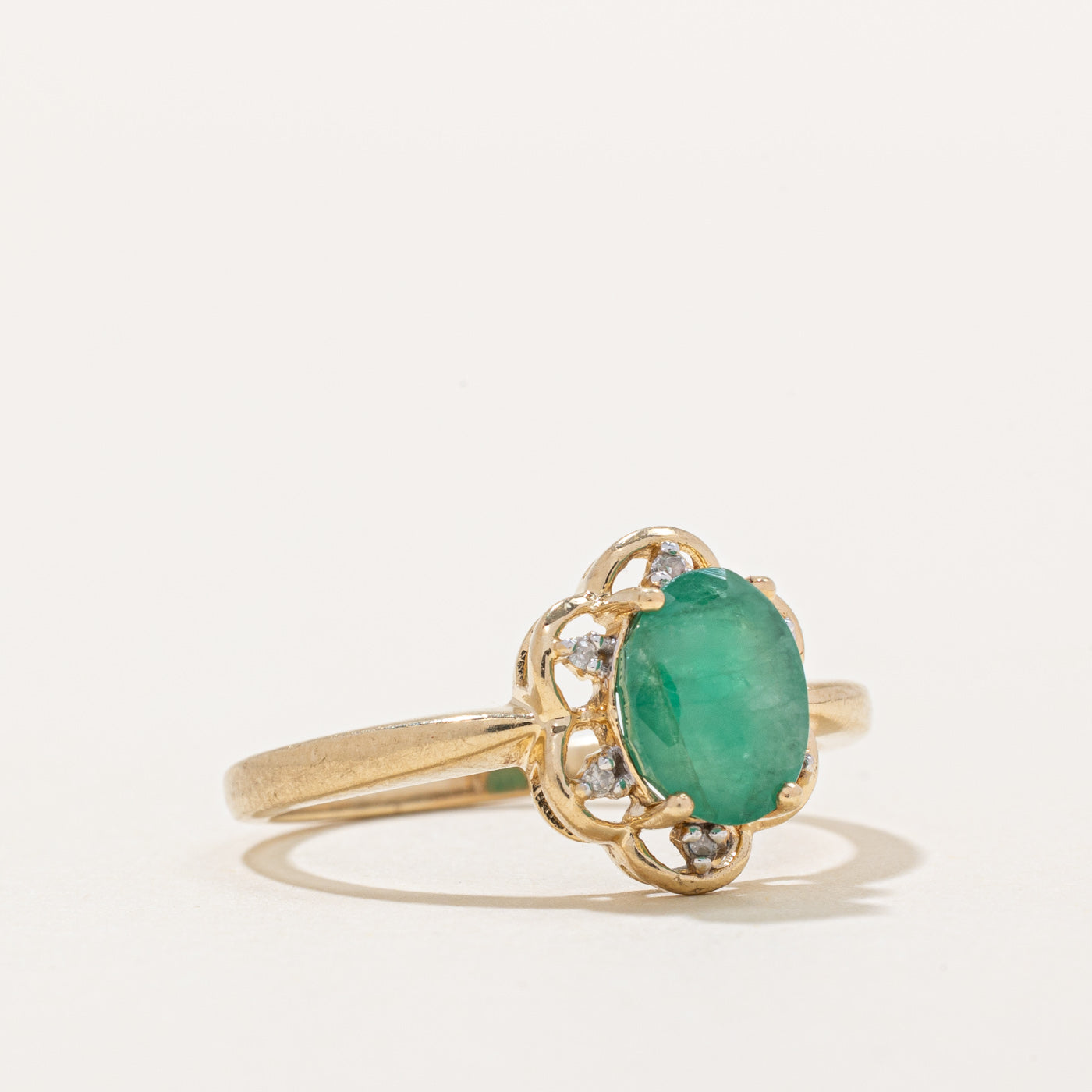 Emerald & Diamond Cocktail Ring | 1.69ct, 0.03ctw | SZ 7.75 |