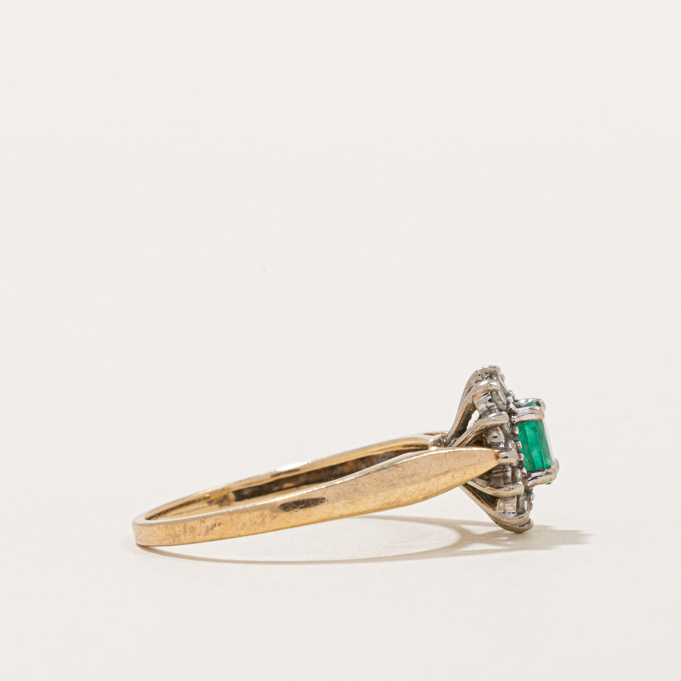 Emerald & Diamond Ring | 0.26ct, 0.12ctw | SZ 6 |