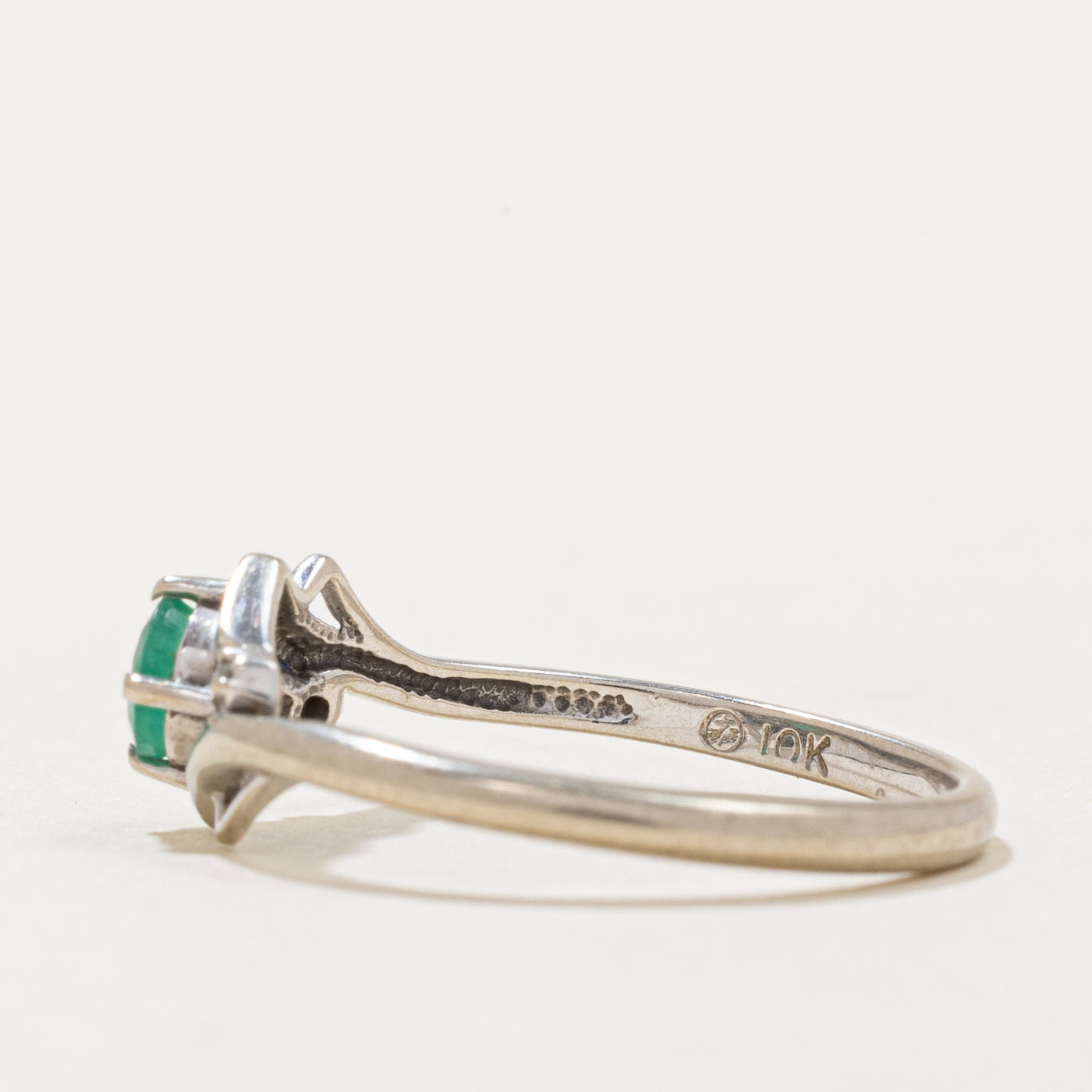 Bague émeraude | 0,18 ct, 0,01 ct au total | Taille 6,25 | 