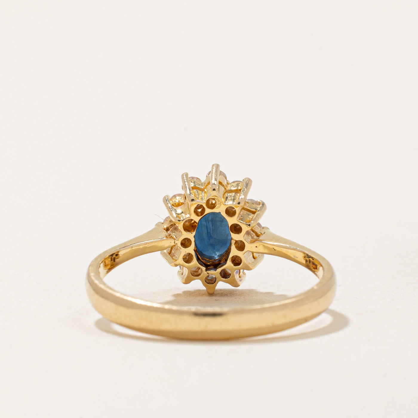 Bague halo saphir et diamants | 0,76 ct, 0,14 ct au total | Taille 5,5 | 