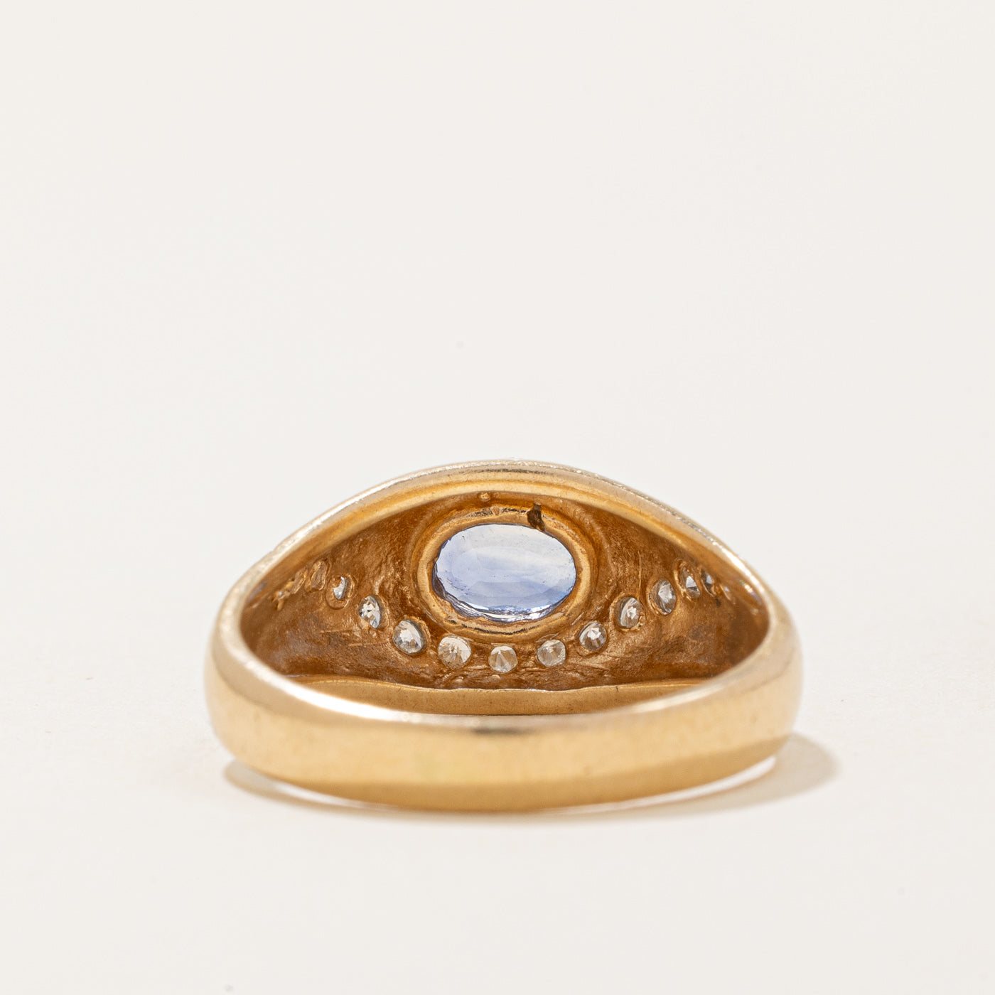 Bague cocktail en forme de dôme, saphir et diamants | 0,40 ct, 0,22 ct au total | Taille 6 | 