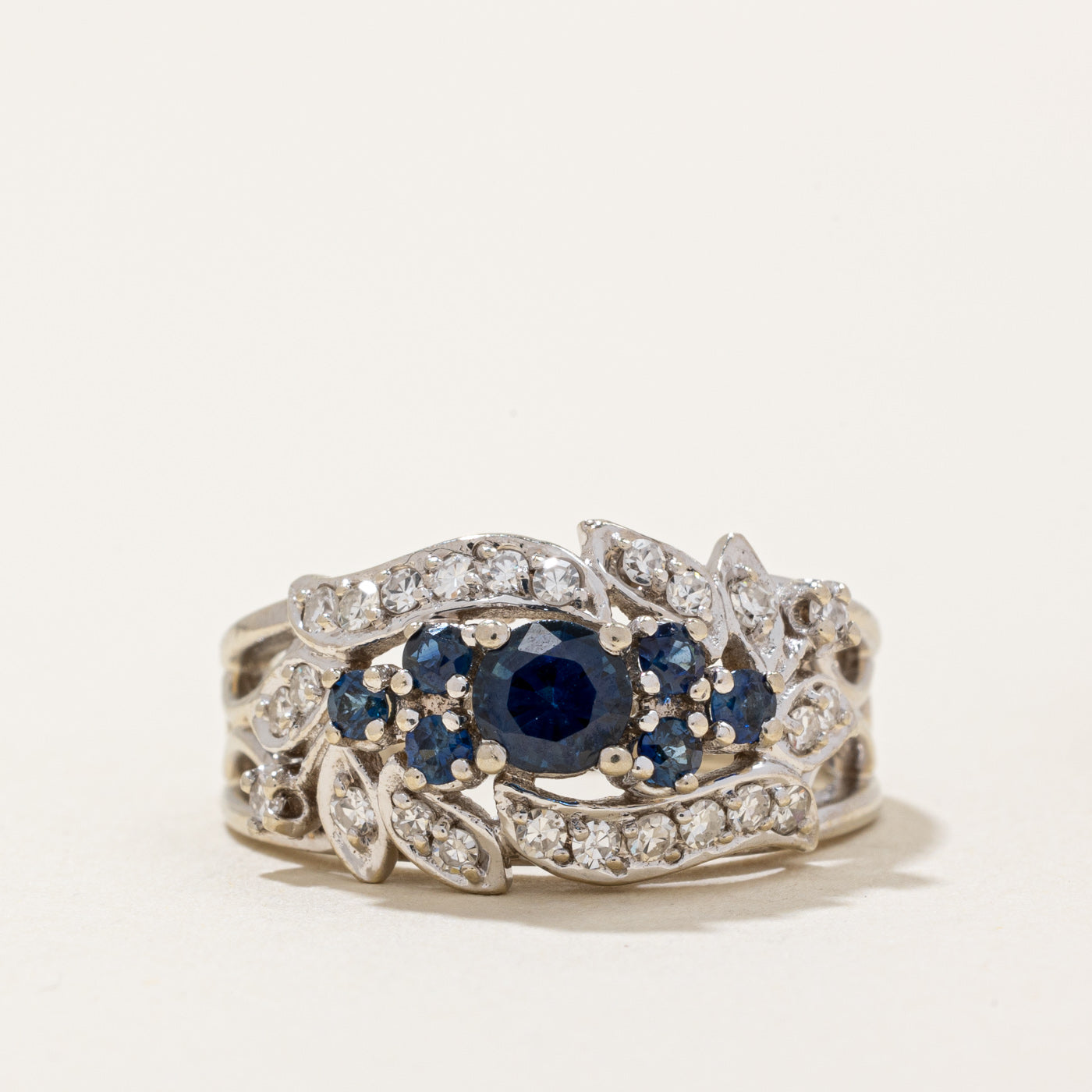 Bague cocktail saphir et diamants | 0,60 ct, 0,12 ct | Taille 6,5 | 