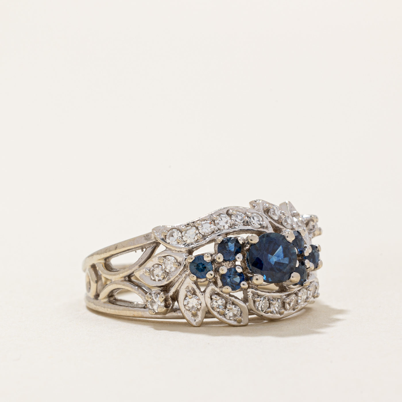 Bague cocktail saphir et diamants | 0,60 ct, 0,12 ct | Taille 6,5 | 