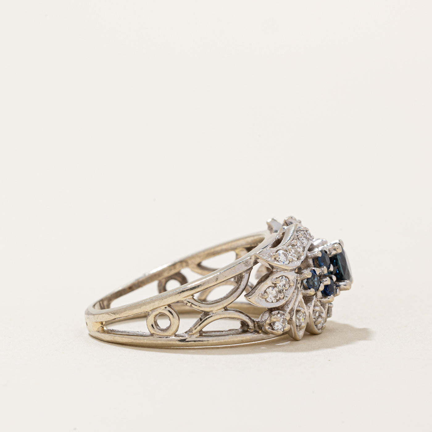 Bague cocktail saphir et diamants | 0,60 ct, 0,12 ct | Taille 6,5 | 