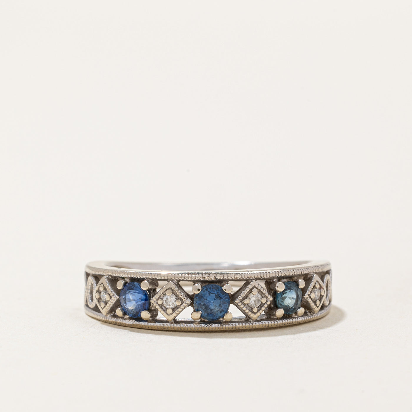 Bague en treillis de saphirs et diamants | 0,36 ct, 0,02 ct | Taille 6,5 | 